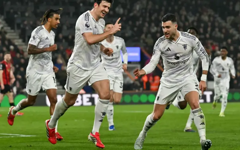 مانشستر يونايتد ينهي ملف التعاقد مع مدرب الفريق للموسم الكروي الجديد القادم